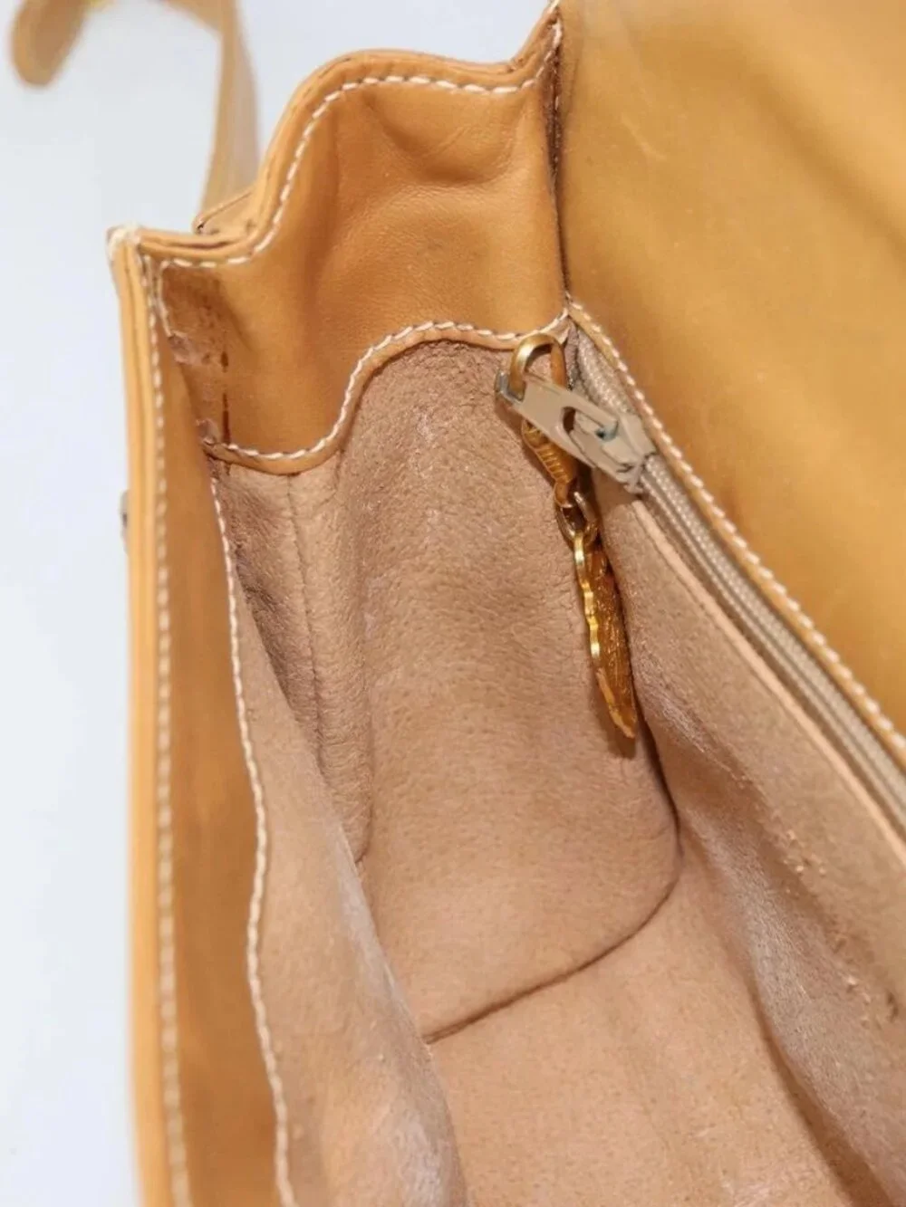 GUCCI Micro GG Supreme Shoulder Bag PVC Beige Gold Auth AMZ079